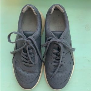 Everlane sneakers